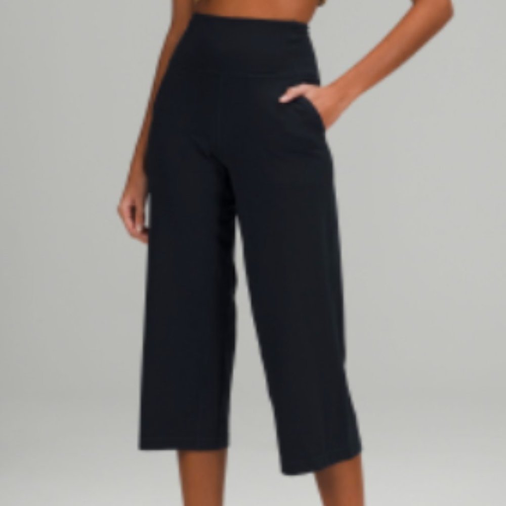 LULULEMON WIDE LEG HIGH-RISE CROP *23" Size 10